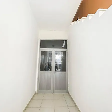 1 Bedroom 906 *