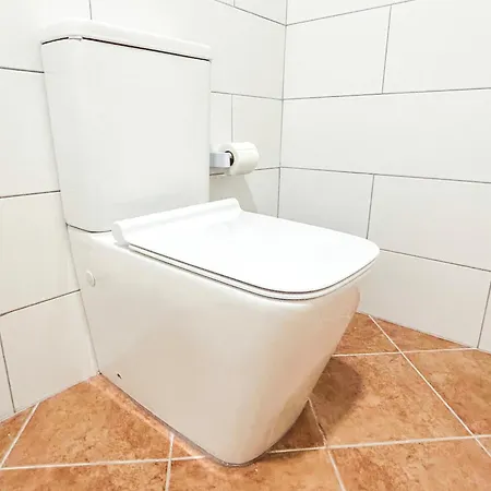 1 Bedroom 906 *