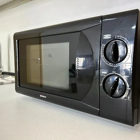 1 Bedroom 906 Apartment *