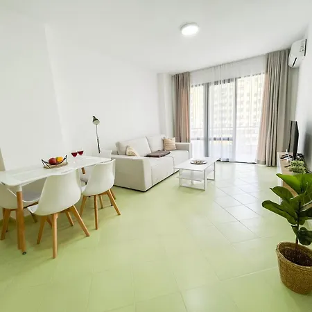 Apartment 1 Bedroom 906 *