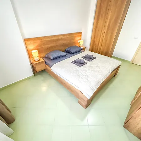 1 Bedroom 906 Apartment